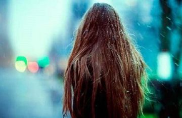 Bakıda 15 yaşlı qız itib, anası axtarır