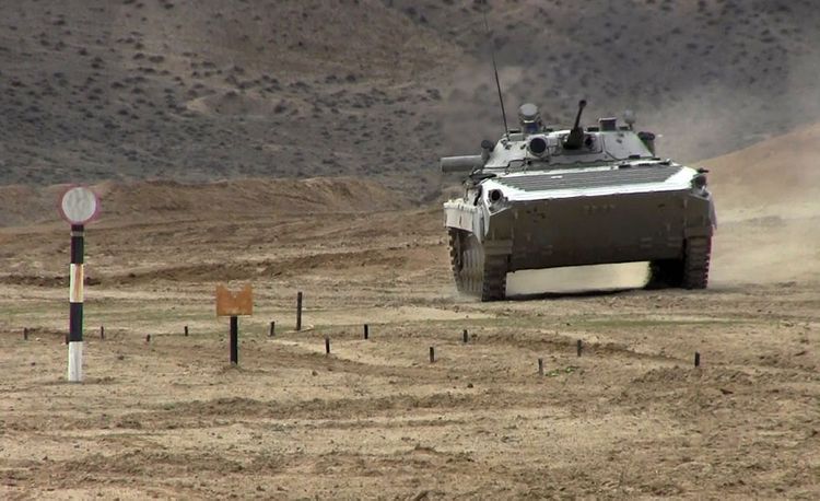 Ordunun zirehli texnikaları da təlimlərə qoşuldu - FOTO - VİDEO