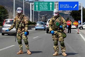 Gürcüstanda minik avtomobillərindən istifadəyə QADAĞA QOYULDU