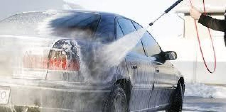 Bakıda "moyka"dan maşın qaçırıldı