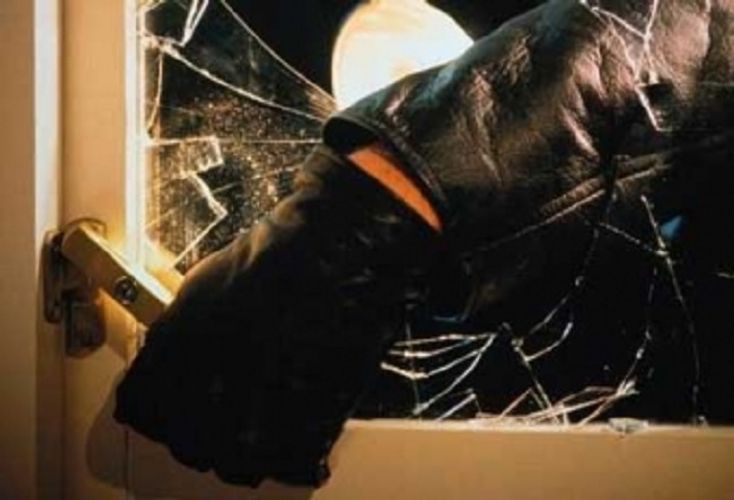 Bakıda mağazadan külli miqdarda oğurluq edildi