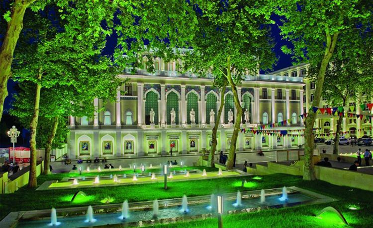 Nizami Muzeyinə 5 dildə ekskursiyalar təşkil olunur