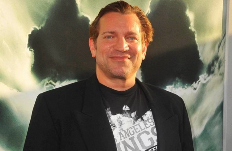 Aktyor evində ölü tapıldı