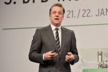 UEFA rəsmisi çempionatların bərpasından danışdı