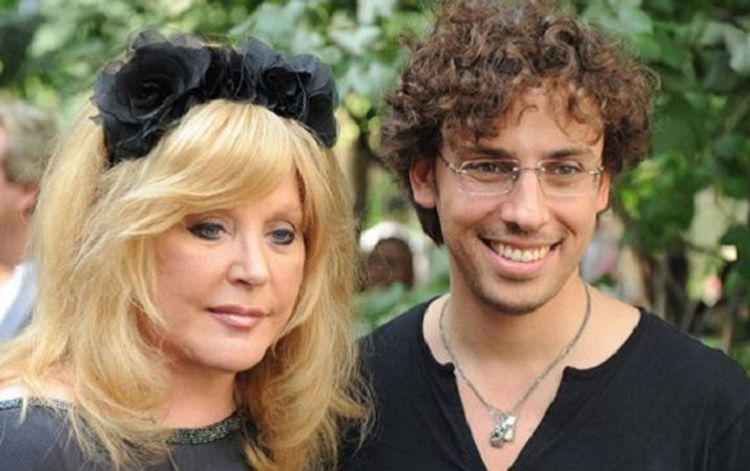 Xalq artisti 5-ci dəfə BOŞANIR? 