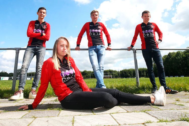 Niderlandda qadınlar kişilərlə bir komandada futbol oynaya biləcək