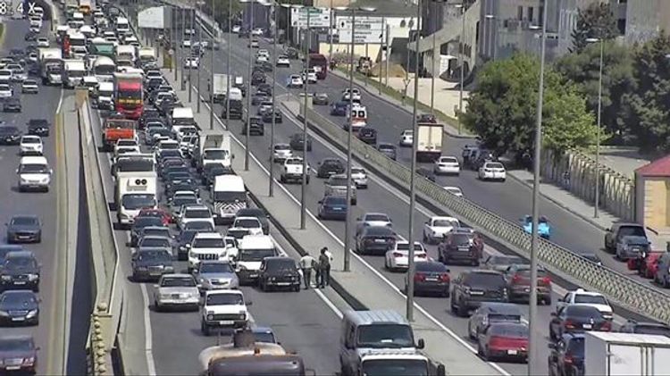 Bakıda qəza bu prospektdə tıxac yaratdı  - FOTO