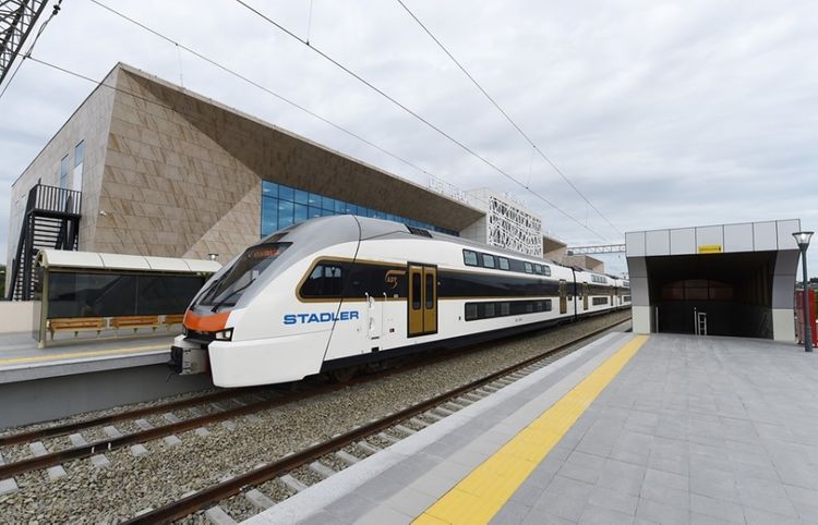 Bakı-Pirşağı-Sumqayıt qatarı sərnişinlərinin NƏZƏRİNƏ