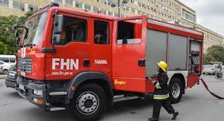 Bakıda yaşayış binasında yanğın 