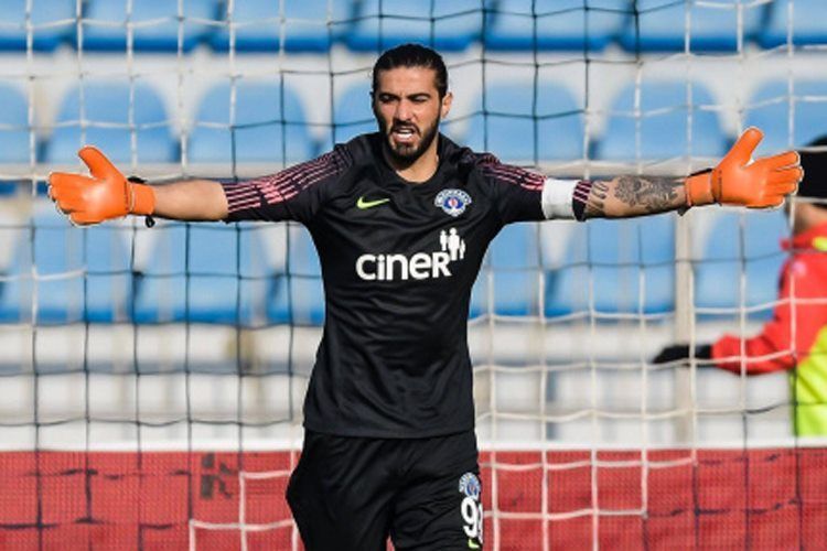 “Qalatasaray” yeni qapıçı transfer etdi