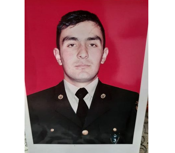 "Maykasını cırıb, yarasını sarıyıb, yenidən döyüşə atıldı"- SƏBUHİ MƏMMƏDLİ YAZIR - FOTOLENT