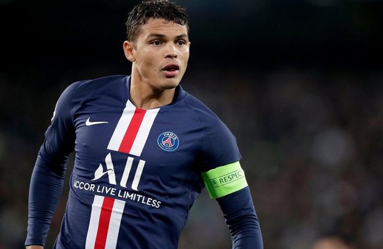 PSJ-nin futbolçusu “Çelsi”yə keçir