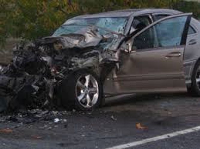 Dünən yol qəzalarında iki nəfər ölüb