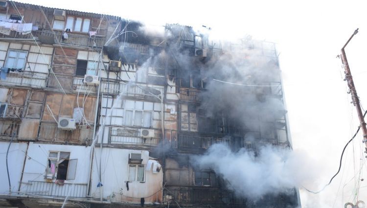 Bakıda yataqxana yandı  