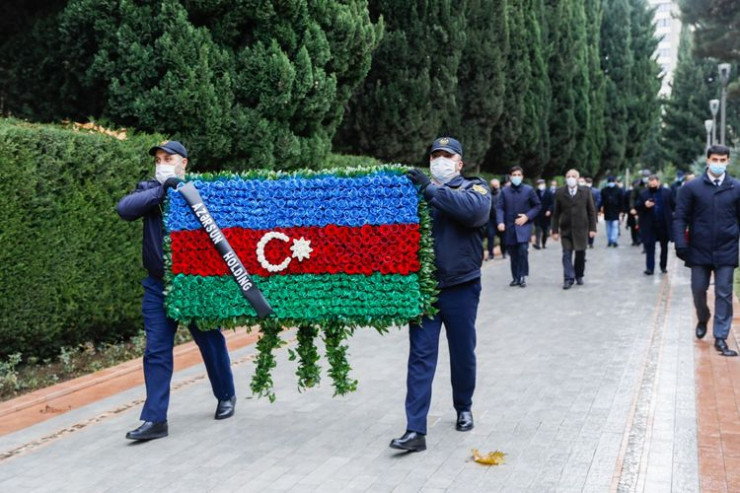 "Azərsun Holdinq" ümummilli lider Heydər Əliyevin xatirəsini yad edib - FOTO