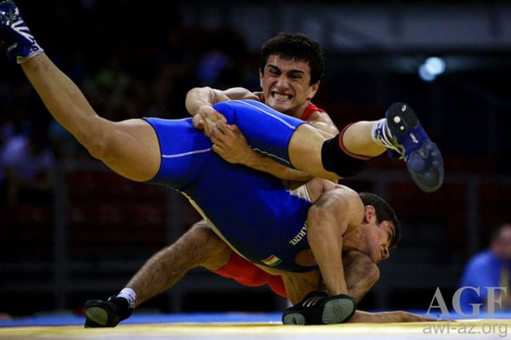 Güləşçimiz erməni rəqibini məğlub etdi