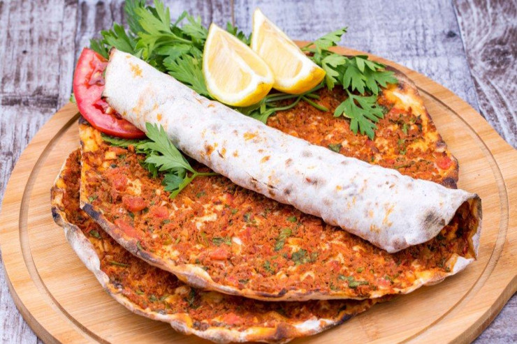 Evdə lahmacun hazırlamağın qaydası