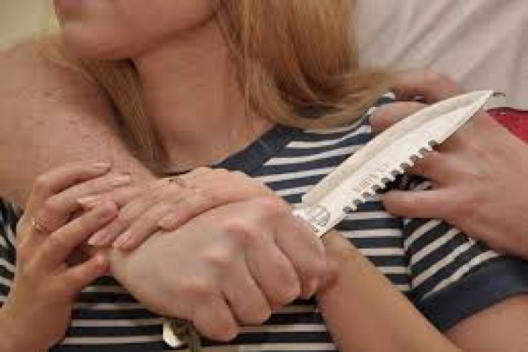 Hamilə arvadının boğazını kəsib öldürmüşdü... - MƏHKƏMƏ 