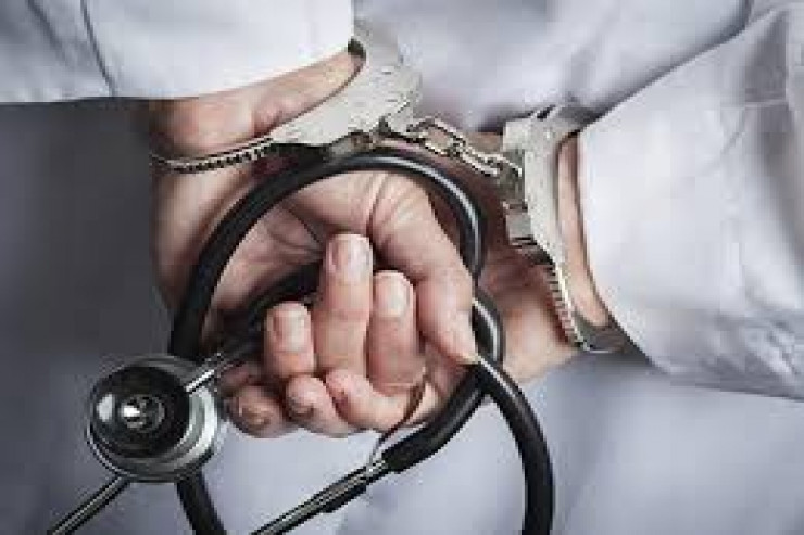 Rüşvət alan baş həkimin işi məhkəməyə göndərildi