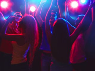 Gecə klubunda narkotik satan şəxs saxlanıldı