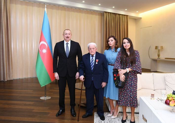 Prezident Əlibaba Məmmədova “Şərəf” ordenini təqdim etdi - YENİLƏNİB