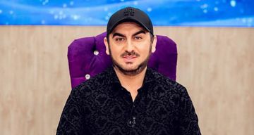 "Həyatda kişi kimidirlər, axşam 11-dən sonra “kalqotka” geyinirlər"