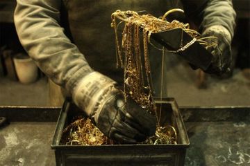 Keçmiş məhkum külli miqdarda qızıl oğurladı