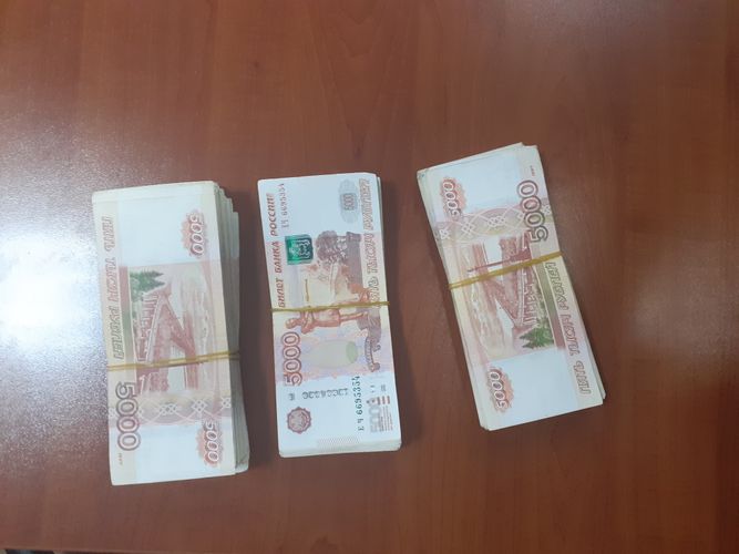 Külli miqdarda valyutanı Azərbaycandan çıxa bilmədi