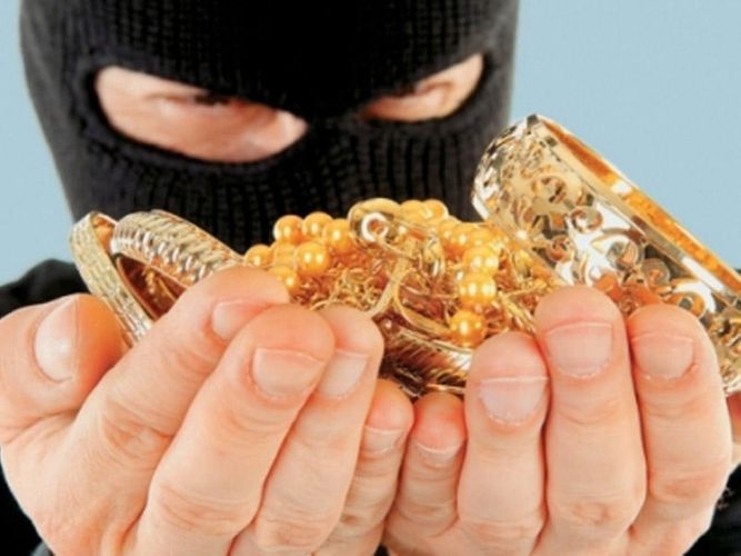 Bakıda evdən külli miqdarda qızıl oğurlandı