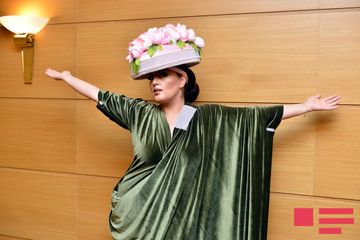 "Hər birimiz hər zaman hamilə olmalıyıq" - Elza Seyidcahan - VİDEO