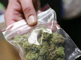 Narkotik satanda saxlanıldılar