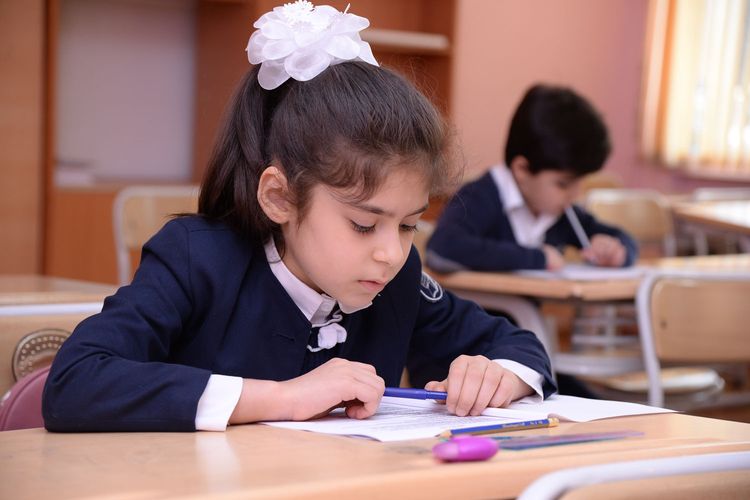  Məktəbi tez bitirmək istəyənlər üçün imtahan keçiriləcək