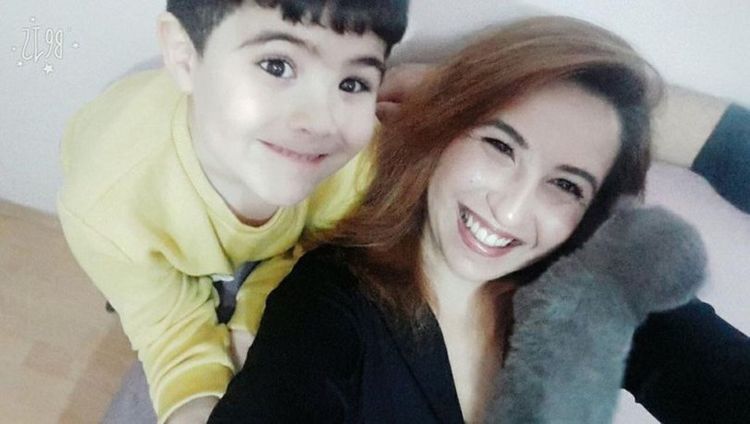 Ailə FACİƏSİ: oğlunu 12 bıçaq zərbəsi ilə öldürən ana özünü asdı- FOTO