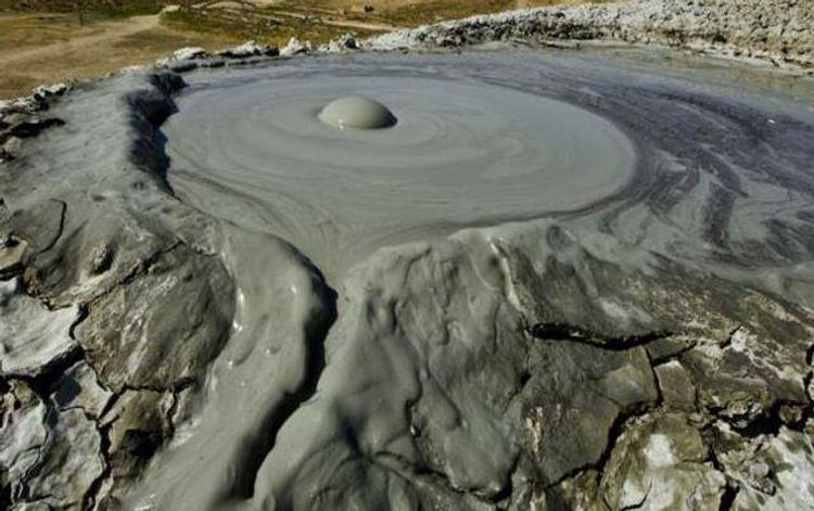 Azərbaycandakı vulkan qazpaylayıcı stansiya üçün təhlükə yaradır
