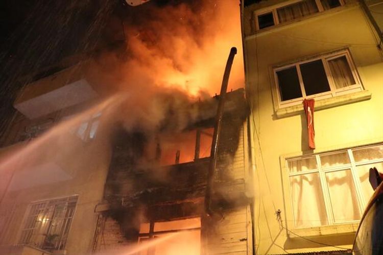 5 mərtəbəli binada yanğın olub, sakinlər təxliyə edilib