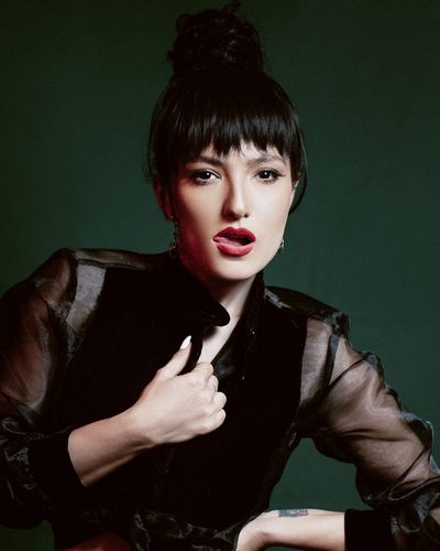 Azərbaycanlı müğənni elə ŞƏKİLLƏR çəkdirdi ki... 