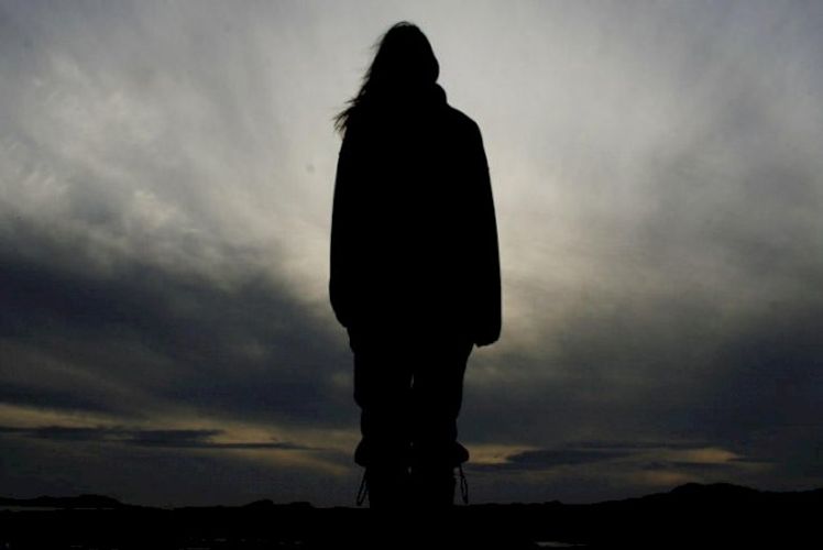 Əkiz bacılardan biri itkin düşdü