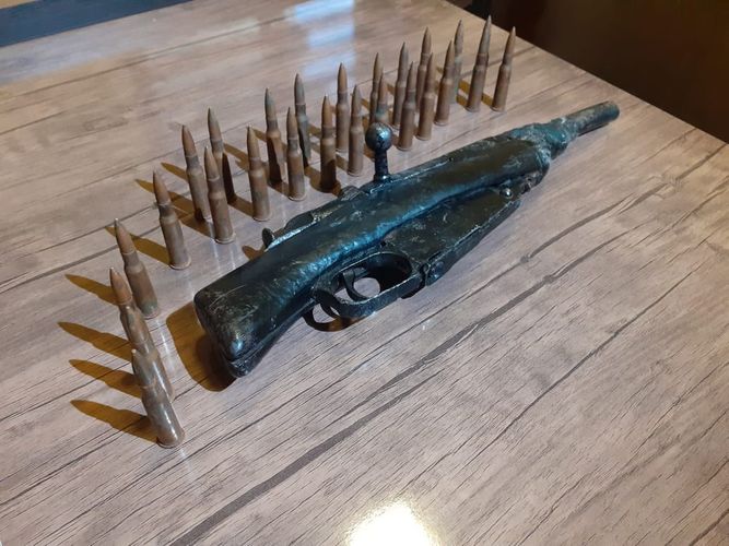 Kənd sakinindən silah götürüldü 