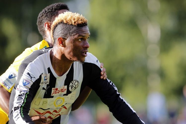 "Azərbaycandan təkliflərim var" - yamaykalı hücumçu