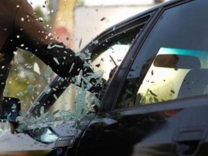 Bakıda maşından bahalı avadanlıq oğurlandı