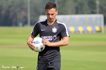 Əlindəki "kozır"dan imtina – “Neftçi” ənənəsi