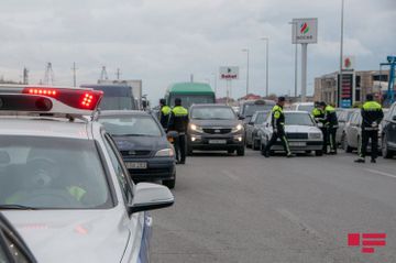 600-ə yaxın maşın postlardan geri qaytarıldı