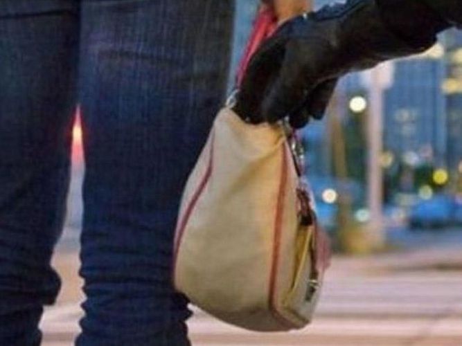 Yaşlı qadına qarşı soyğun, nəyi varsa hamısını apardı