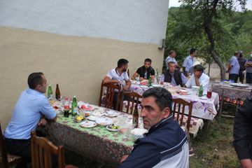 Azərbaycanda yenə də məclislər qurub karantin qaydalarını pozdular - FOTO