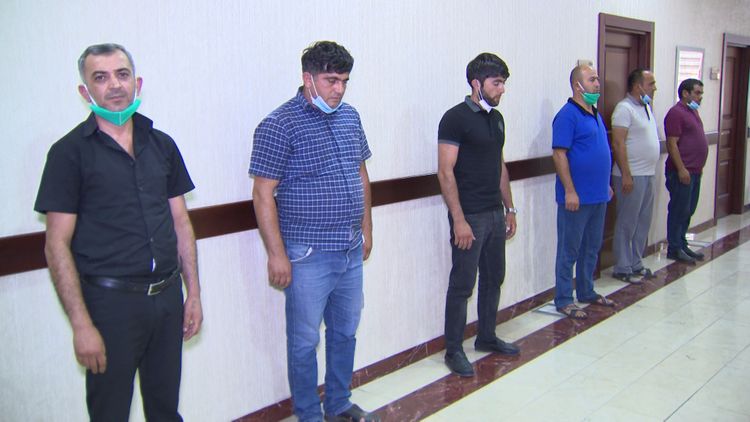 Sürücüləri postlardan qanunsuz keçirənlər həbs edildi - FOTO - VİDEO