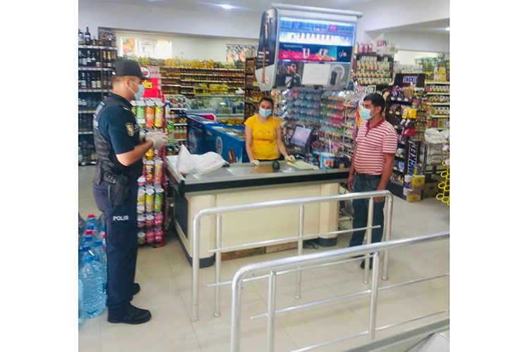 Bakıda marketlərdə maska taxmayanlar cərimələndi - FOTO