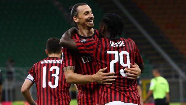 Zlatan İbrahimoviç “Milan”da qalacaq