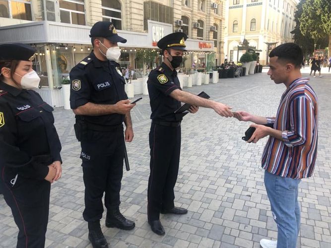 Bakıda maska reydlərinə qadın polislər də qatıldı - FOTO