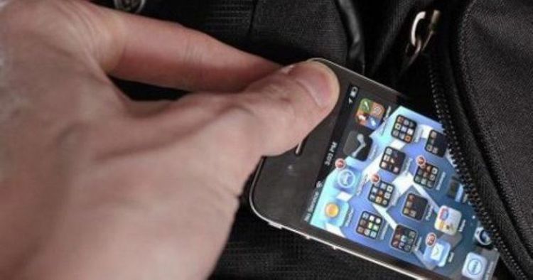 Avtobusda 15 yaşlı yeniyetməyə qarşı oğurluq edildi