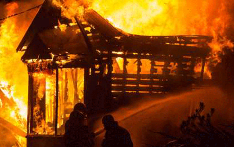 Quşçuluq ferması yarıyadək yanıb kül oldu